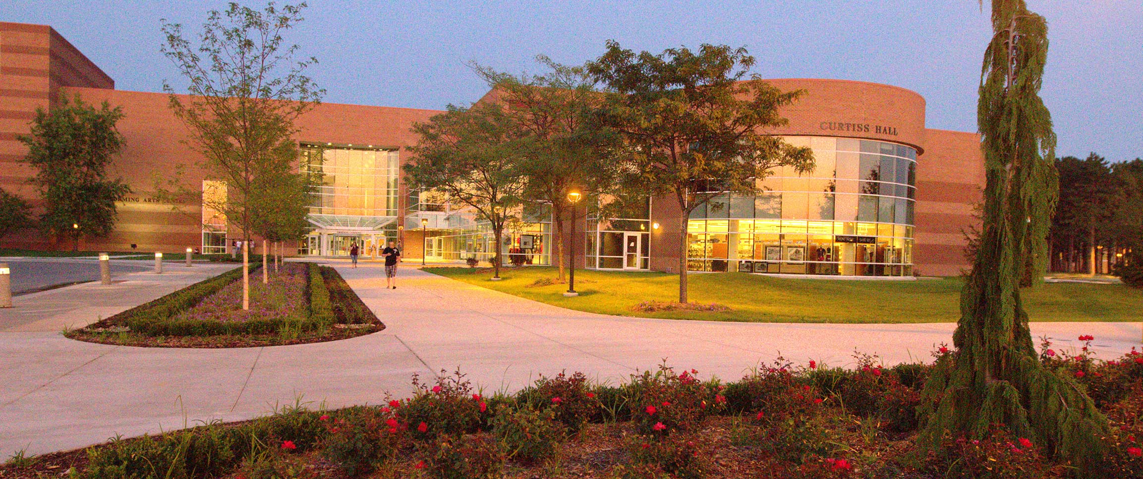 Curtiss Hall exterior, home of the College of Business & Management.