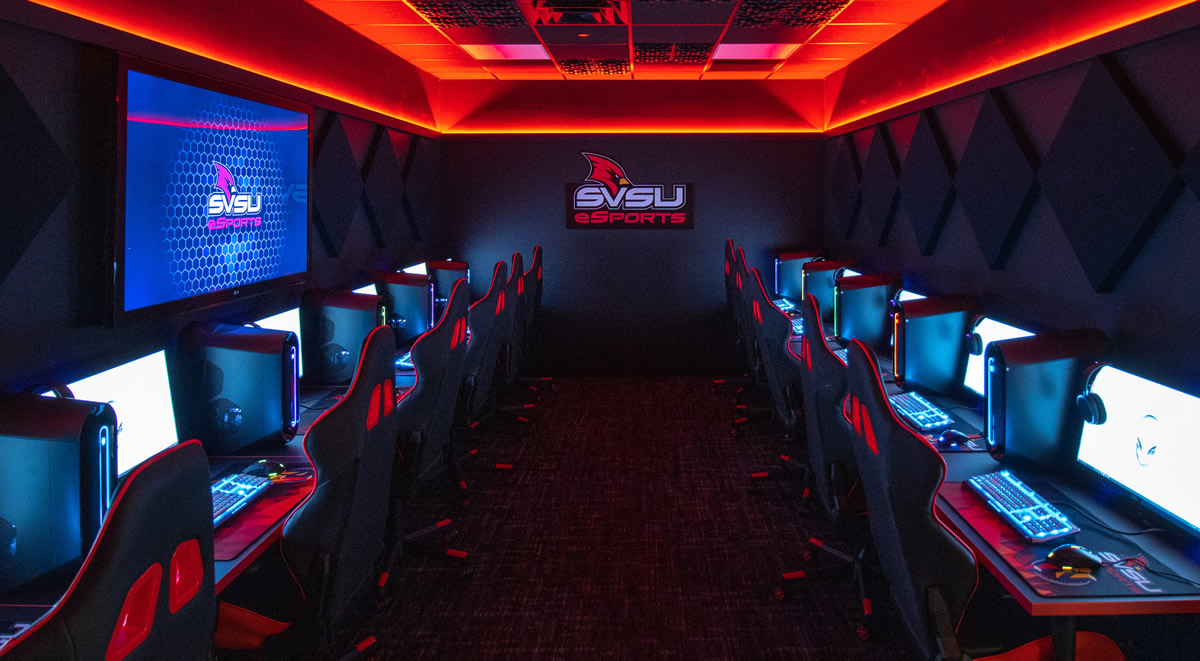 eSports room with computers lined up and large screen