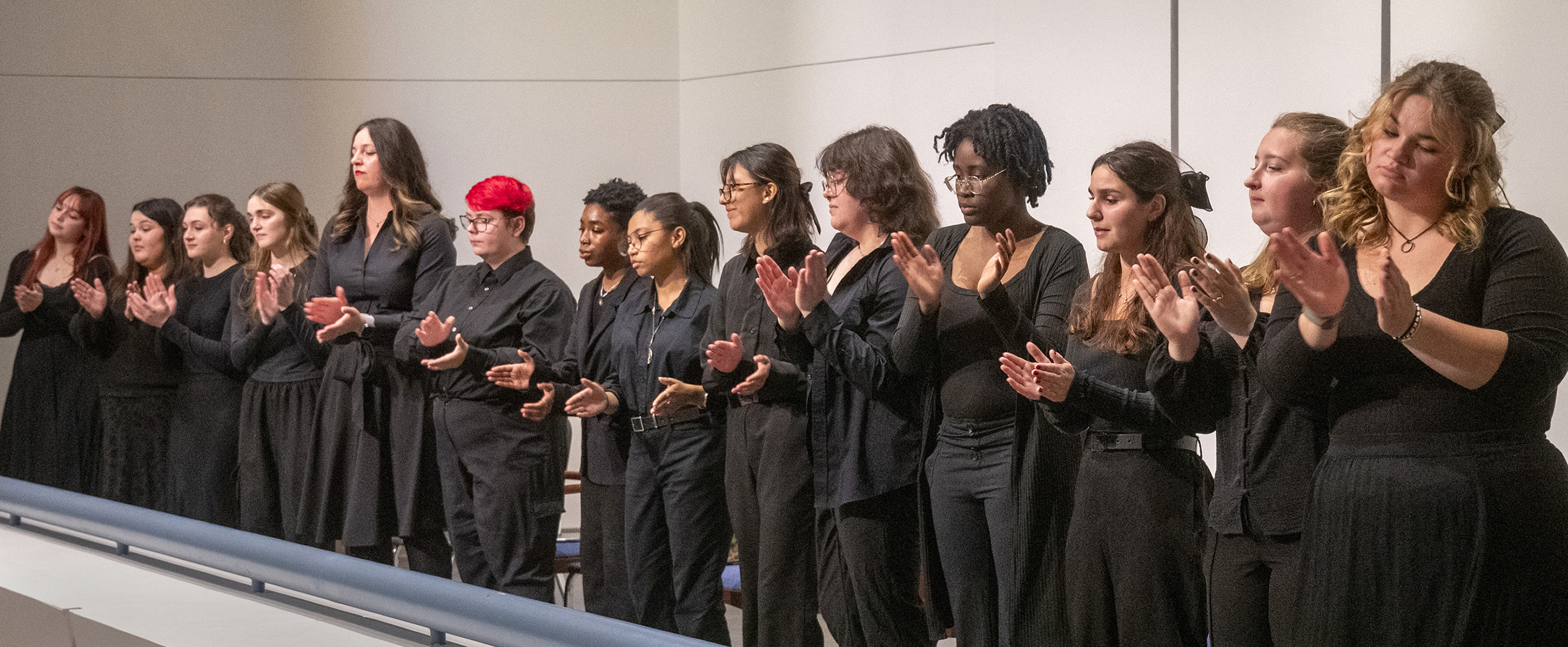 Cardinal Singers Group Performing