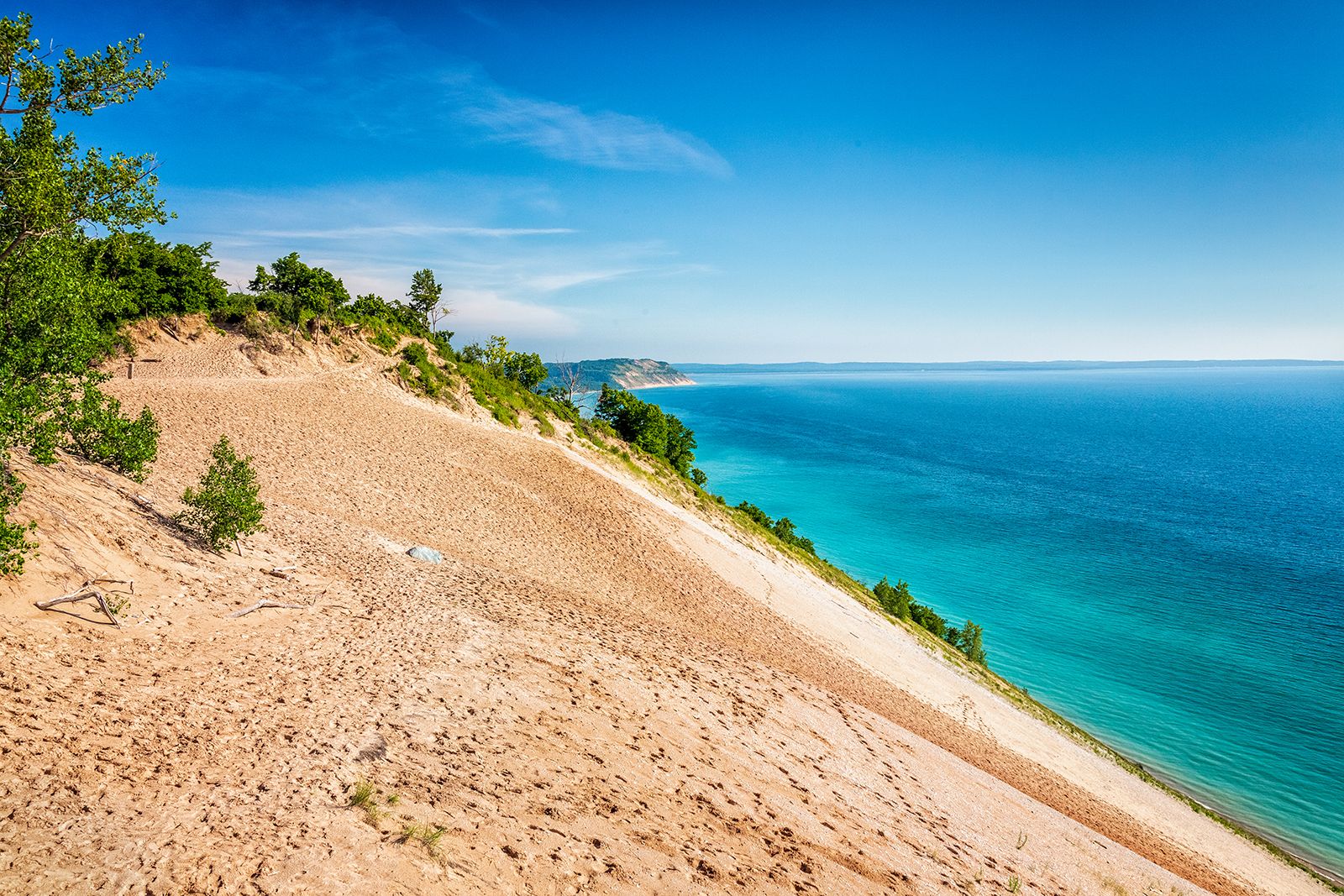 dunes above a lake